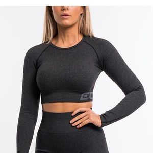 Echt Arise comfort cropped long sleeve